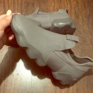 Extremely comfortable sneakers 👟 leather